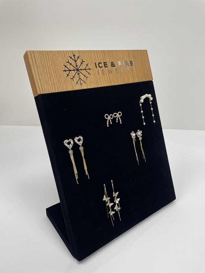 Op maat gemaakte oorbellendisplays helpen u op 5 manieren bij de merchandising in de detailhandel